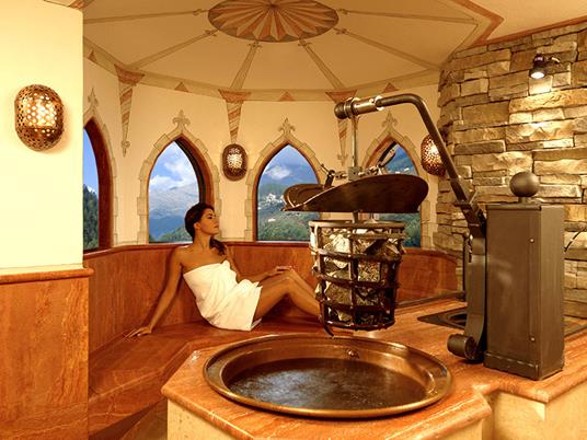 SMARTBOX - Lusso e relax in Trentino: 2 giorni in hotel 4* con accesso al centro benessere - Cofanetto regalo - 8