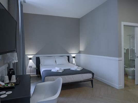 SMARTBOX - Nel cuore della Trieste letteraria: 1 notte con colazione in un Boutique hotel - Cofanetto regalo - 3