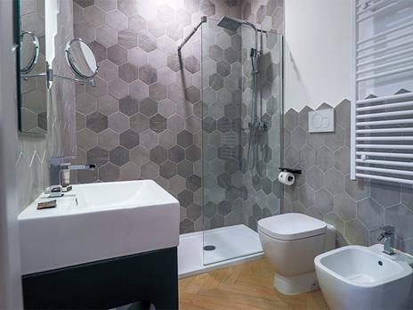 SMARTBOX - Nel cuore della Trieste letteraria: 1 notte con colazione in un Boutique hotel - Cofanetto regalo - 4