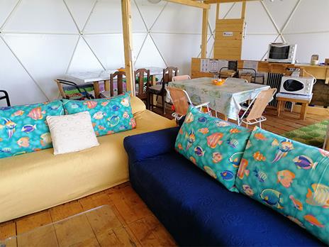 SMARTBOX - Viaggi insoliti in famiglia: 2 notti in una Cupola Geodetica in Sardegna per 4 con omaggio - Cofanetto regalo - 4