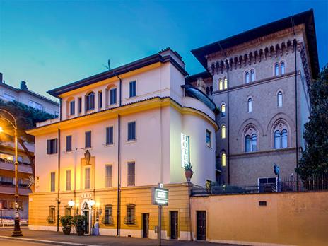 SMARTBOX - Lo charme dei Parioli di Roma: 2 notti in hotel 4* con bici a disposizione - Cofanetto regalo - 2