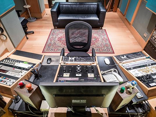 SMARTBOX - Musica al top: 1 ora di registrazione con fonico nel più grande studio d'Italia a Milano - Cofanetto regalo - 3