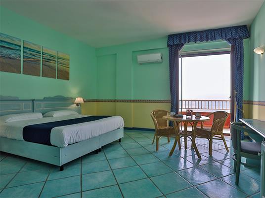 SMARTBOX - Lincanto del mare di Salerno: 2 notti con cena in hotel 4* - Cofanetto regalo - 2