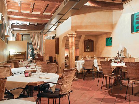 SMARTBOX - Insieme con gusto: 1 romantica cena gourmet in riva allArno, a Firenze - Cofanetto regalo - 6