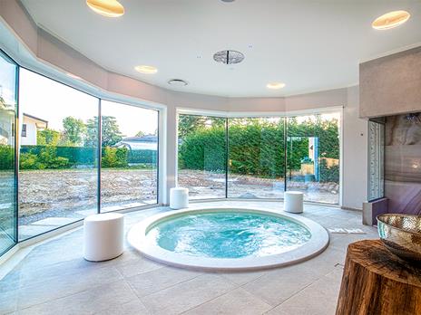 SMARTBOX - Romantica fuga benessere in Veneto: 1 notte con accesso alla Spa e massaggio di coppia - Cofanetto regalo - 3