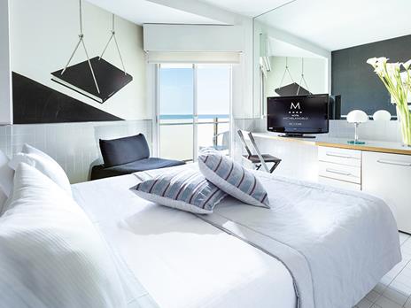 SMARTBOX - Amore, coccole e relax: soggiorno di coppia con possibile cena o pausa benessere - Cofanetto regalo - 2