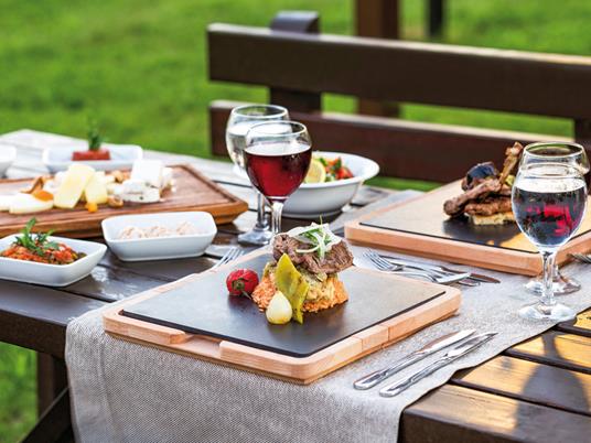 SMARTBOX - Per un Prof sempre al top: soggiorni, pause gourmet e avventure da vivere in 2 - Cofanetto regalo - 3