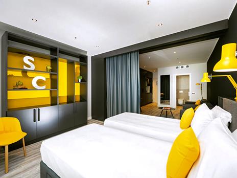 SMARTBOX - Insieme a Mestre: 1 notte in Aparthotel 4* per 2 adulti e 2 bambini - Cofanetto regalo - 3