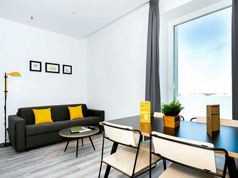 SMARTBOX - A Mestre in famiglia: 3 notti in Aparthotel 4* per 4 - Cofanetto regalo - 3