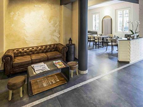SMARTBOX - Soggiorno a 4* a Reggio Emilia: 1 notte in Junior Suite e vasca idromassaggio per 2 - Cofanetto regalo - 4