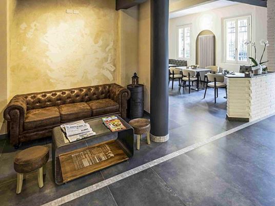 SMARTBOX - Soggiorno a 4* a Reggio Emilia: 1 notte in Junior Suite e vasca idromassaggio per 2 - Cofanetto regalo - 4
