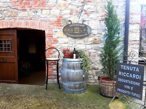 SMARTBOX - Dalluva al vino: visita alla cantina e degustazione vini in tenuta agricola a Pavia - Cofanetto regalo - 3