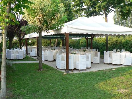 SMARTBOX - Tradizioni emiliane a tavola: pranzo o cena in un tipico ristorante a Bologna - Cofanetto regalo - 4