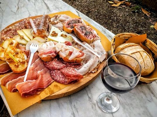 SMARTBOX - Giro dItalia a tavola: i migliori tour enogastronomici - Cofanetto regalo - 3