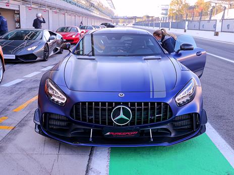 SMARTBOX - 2 giri nell'Autodromo Vallelunga Piero Taruffi in Mercedes-AMG GT R PRO - Cofanetto regalo - 2