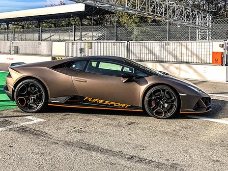SMARTBOX - Passioni e Supercar: 2 giri su Lamborghini Huracán EVO presso l'Autodromo di Cremona - Cofanetto regalo - 3
