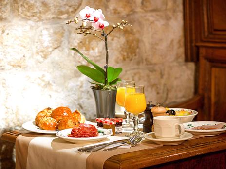 SMARTBOX - Un magico viaggio di Natale: 2 notti nelle città più romantiche dEuropa - Cofanetto regalo - 4