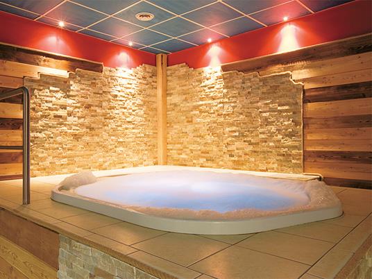 SMARTBOX - Relax in Valpelline: 2 notti in camera Superior con accesso Spa per 2 ad Aosta - Cofanetto regalo - 3