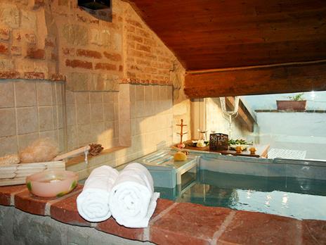 SMARTBOX - Relax divino: bagno di coppia nel vino con accesso Spa in un Wine Resort in Piemonte - Cofanetto regalo - 3