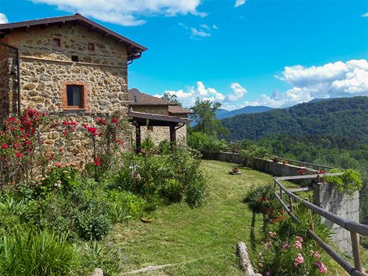 SMARTBOX - 1 notte con pranzo e fattoria didattica in un agriturismo della Lunigiana per 4 - Cofanetto regalo - 3
