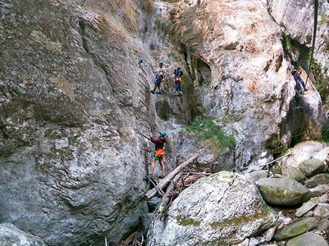 SMARTBOX - Sopra un canyon col Tarzaning in Val di Sole per 1 persona - Cofanetto regalo - 3