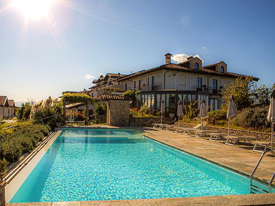 SMARTBOX - Dalla vigna alla Spa: 2 notti con vinoterapia a Monforte dAlba nelle Langhe - Cofanetto regalo - 2