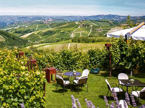 SMARTBOX - Inebriati di relax tra le Langhe del Barolo: 1 notte con vinoterapia a Monforte dAlba - Cofanetto regalo - 4