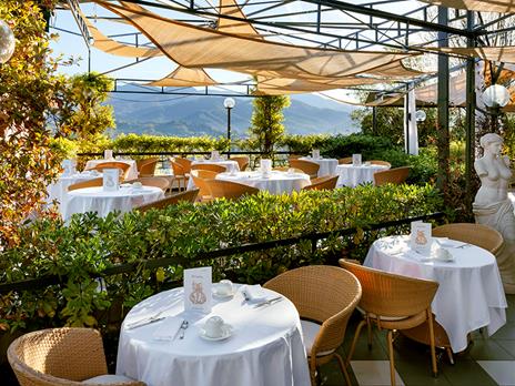 SMARTBOX - Pranzo o cena gourmet di 4 portate in un esclusivo ristorante a Sestri Levante - Cofanetto regalo - 2