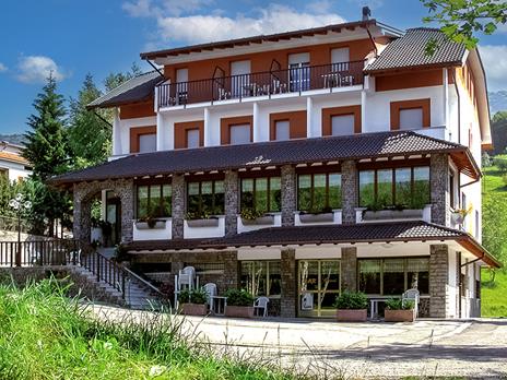 SMARTBOX - Relax con vista: 2 notti con Spa e piscina panoramica in Lombardia - Cofanetto regalo - 4