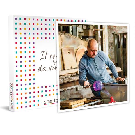 SMARTBOX - Tour in barca con visita guidata alla fornace del vetro di Murano e passeggiata a Burano - Cofanetto regalo