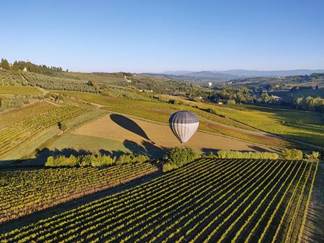 SMARTBOX - Chianti in mongolfiera: 1 suggestivo volo per 1 persona con Prosecco e assaggi tipici - Cofanetto regalo - 2