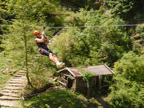 SMARTBOX Emozioni dalla preistoria: zipline visita alle grotte e al museo di Equi Geo-Archeo Park per 1 Cofanetto regalo - 3
