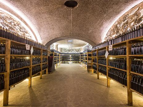 SMARTBOX - Degustazione di 9 vini con 9 abbinamenti gastronomici presso Salsomaggiore Terme - Cofanetto regalo - 3