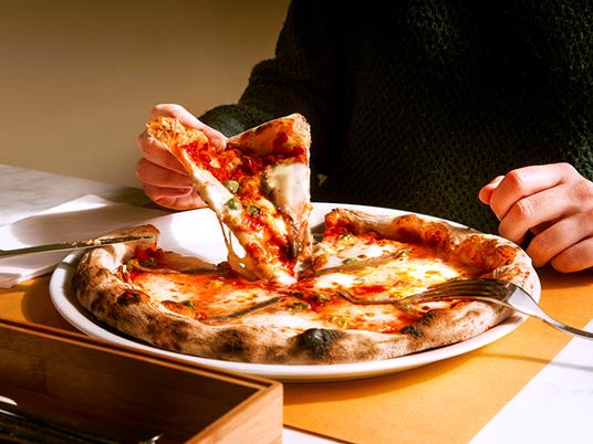SMARTBOX - Una Pizza x2 da Eataly: 1 gustosa pizza realizzata ad hoc e 1 bevanda a scelta - Cofanetto regalo - 3