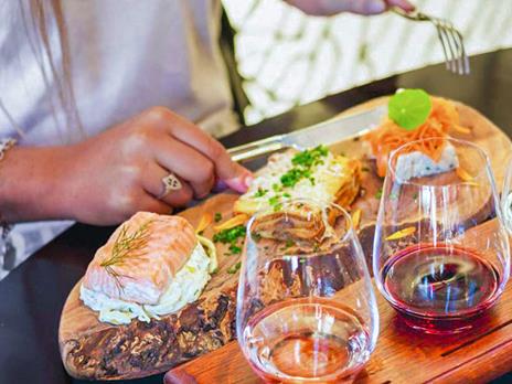 SMARTBOX - Romantico picnic con vino nel vigneto dell'Antico Casale nella Maremma Toscana - Cofanetto regalo - 2