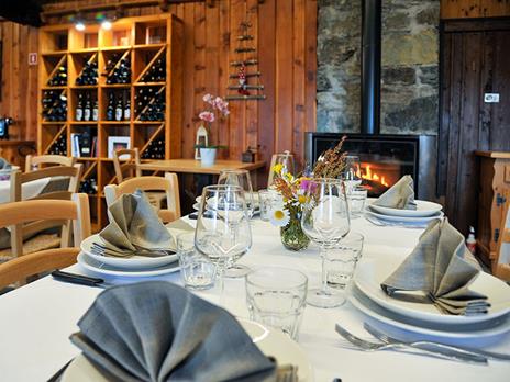 SMARTBOX Insolita esperienza gastronomica: 1 pranzo o 1 cena con trasporto in Jeep fino al Rifugio Taconet Cofanetto regalo - 2