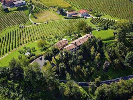 SMARTBOX - Esperienze fuori dallordinario: insoliti soggiorni di 1 o 2 notti per 2 persone - Cofanetto regalo - 4