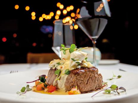 SMARTBOX - Con Amore - Cofanetto regalo - 1 soggiorno o 1 cena o 1 pausa relax o 1 attività sportiva per 2 persone - 3