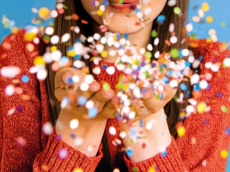 SMARTBOX - Congratulazioni - Cofanetto regalo - 1 soggiorno o 1 soggiorno con cena o trattamento benessere, o 1 cena o 1 pausa relax o 1 attività sportiva per 2 persone - 4