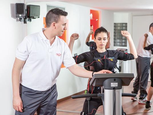 SMARTBOX - I migliori auguri - Cofanetto regalo - 1 sfiziosa degustazione o 1 momento relax o 1 attività sportiva per 1 o 2 persone - 8