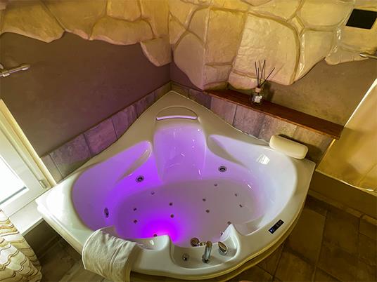 SMARTBOX - 1 notte in Suite Caverna con idromassaggio e sauna a Montecatini Terme - Cofanetto regalo - 2