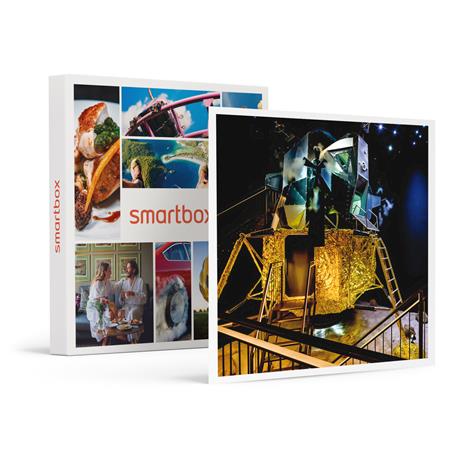 SMARTBOX - Esperienza spaziale: 1 notte in modulo lunare Eagle della missione Apollo 11 con cena e Spa per 4 - Cofanetto regalo