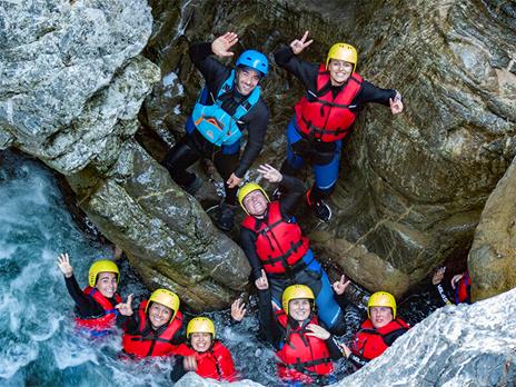 SMARTBOX - Avventura per 2 in Toscana: River Canyoning a Bagni di Lucca - Cofanetto regalo - 2