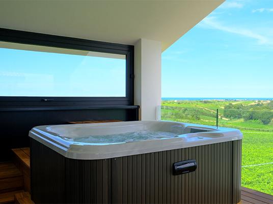 SMARTBOX - Romantiche coccole in Abruzzo: 1 notte di lusso con Jacuzzi® e Prosecco in camera - Cofanetto regalo - 2
