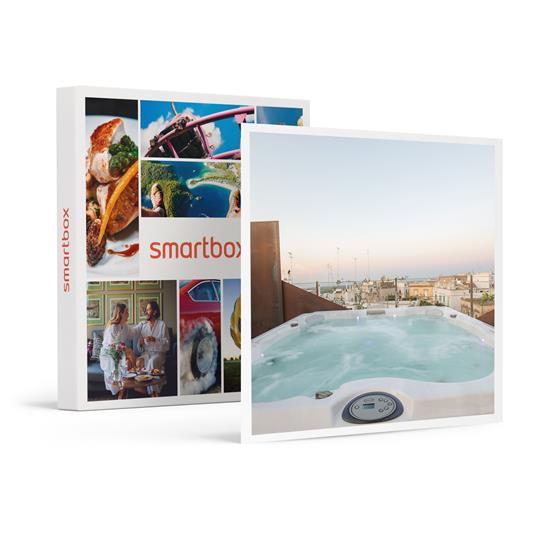 SMARTBOX - Lusso e bollicine a Ostuni: 1 notte in Suite con Jacuzzi® sul balcone privato - Cofanetto regalo