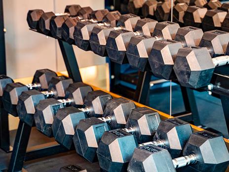 SMARTBOX - 1 lezione a scelta in un moderno centro fitness Bulb a Milano o Bologna - Cofanetto regalo - 3