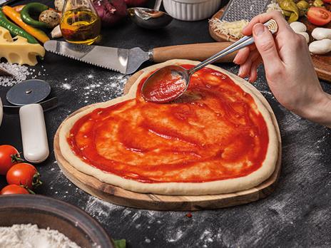 SMARTBOX - Passione pizza: 1 divertente lezione di cucina con pranzo incluso per 2 persone - Cofanetto regalo - 2