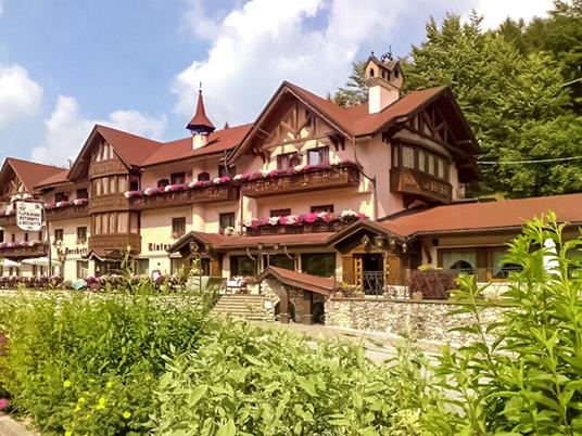 SMARTBOX - Romantica fuga a 4*: 1 notte in Suite con degustazione di formaggi e accesso alla piscina - Cofanetto regalo - 2