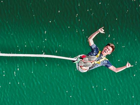 SMARTBOX - Emozioni forti in Svizzera: 1 bungee jumping sul monte Stockhorn per 1 - Cofanetto regalo - 2