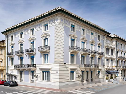 SMARTBOX - Vacanze a Viareggio a 4*: 2 notti in hotel con vista mare e omaggio - Cofanetto regalo - 2